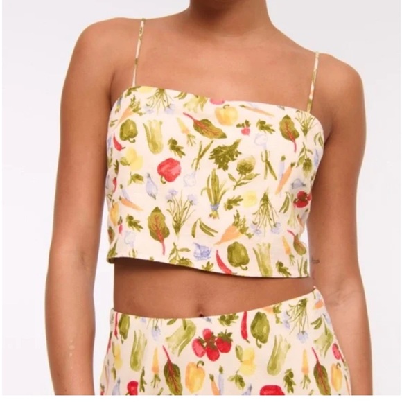 Abercrombie & Fitch Tops - Abercrombie & Fitch Cropped Linen Blend Cami Veggie Print